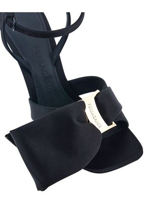 Black shiny satin open toe sandals FERRAGAMO | 0763040NERO