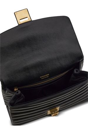 Quilted shoulder bag (M) FERRAGAMO | 0776511NERO