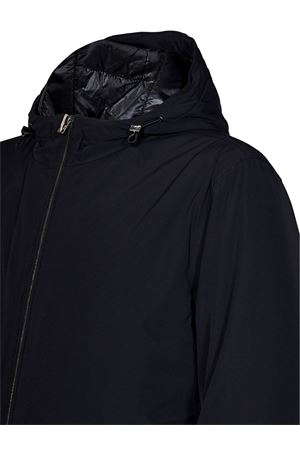 Parka con cappuccio in tessuto nylon nero HERNO | PA00029UR12387S9300