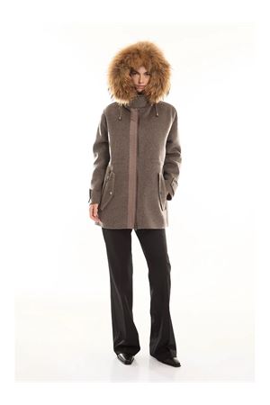 Cappotto beige con bordo in pelliccia PAROSH | LEAK24D431653PI008