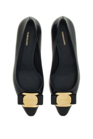 New Vara plate low heel pump FERRAGAMO | 0768707NERO