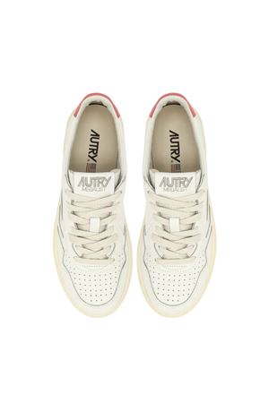 Medalist Low Sneakers In White And Pink Leather AUTRY | AULWLL78WHTTEAROSE