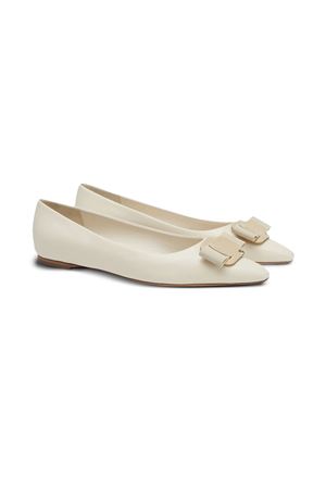 Ballerine Vara in nappa bianco crema FERRAGAMO | 0768695MASCARPONE