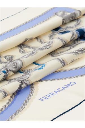 Foulard di seta bianco e blu FERRAGAMO | 0779449BLUEAVORIO